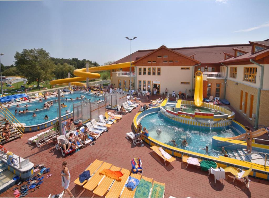 Club Mendan Aparthotel Zalakaros Exterior foto